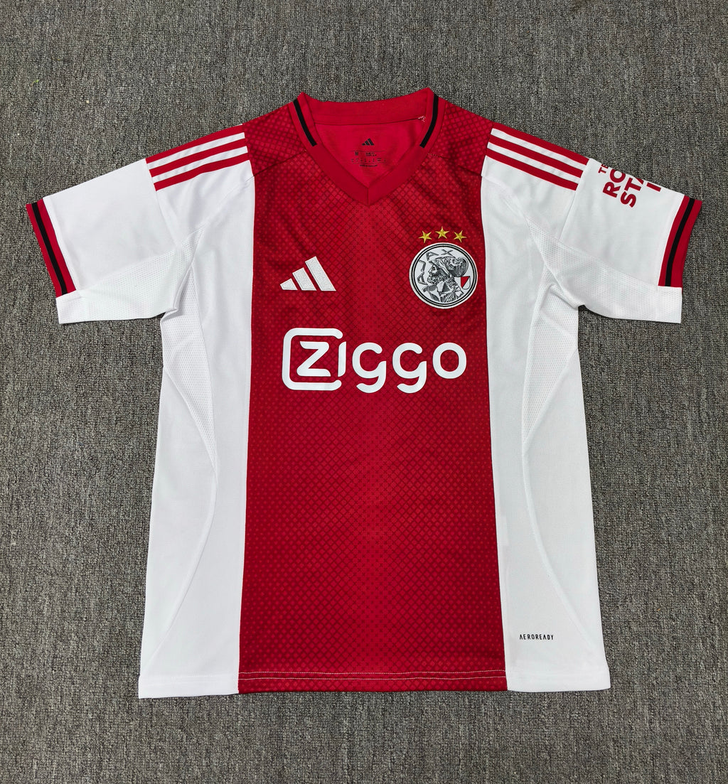 25-26 Ajax Domicile