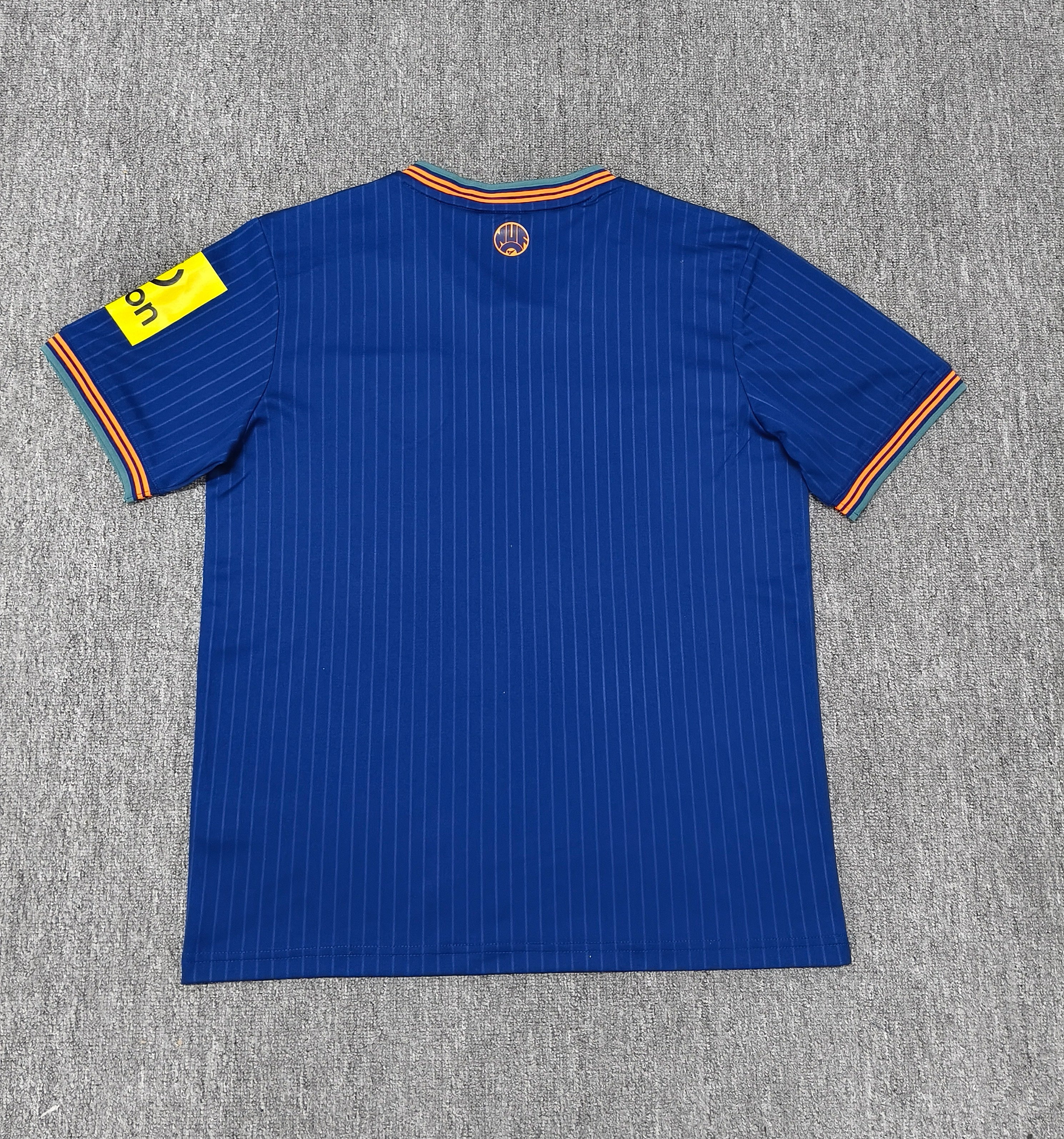 25-26 Newcastle Extérieur