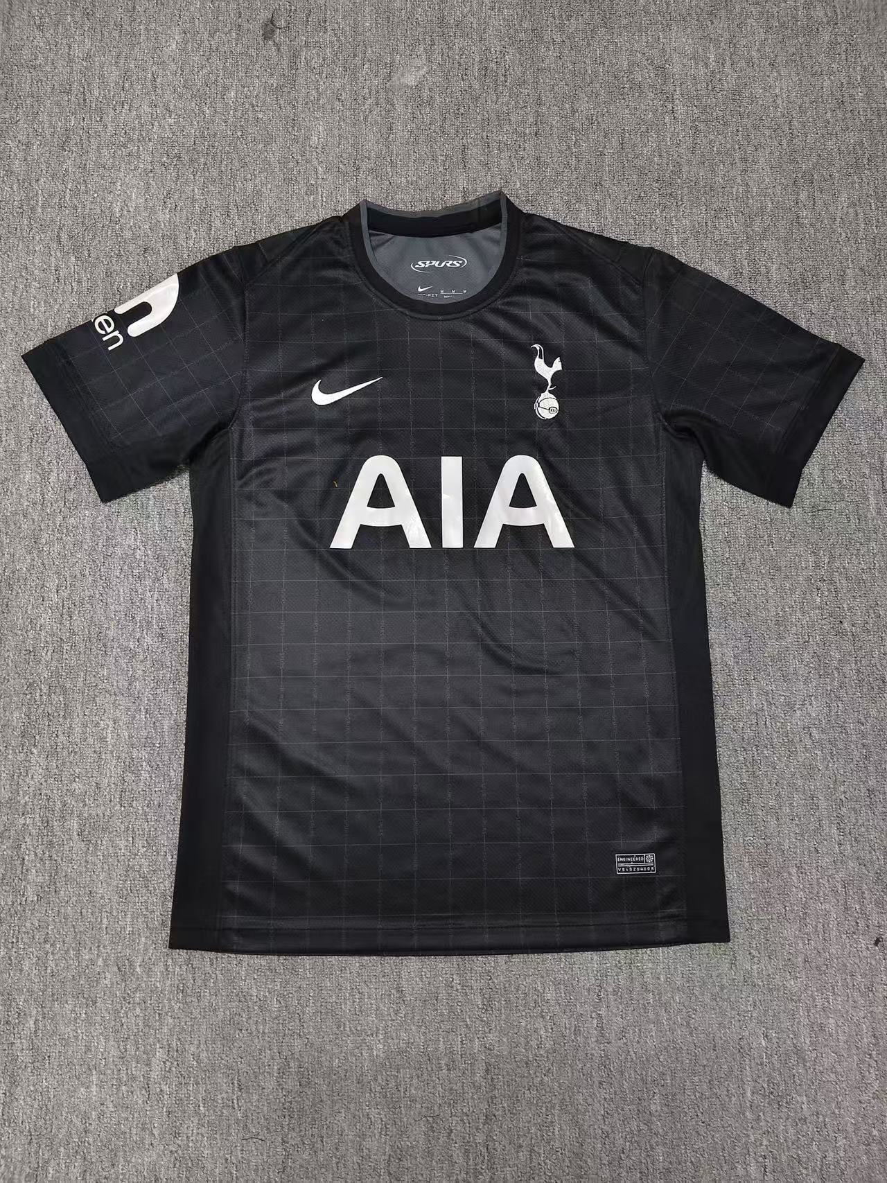 25-26 Tottenham Extérieur