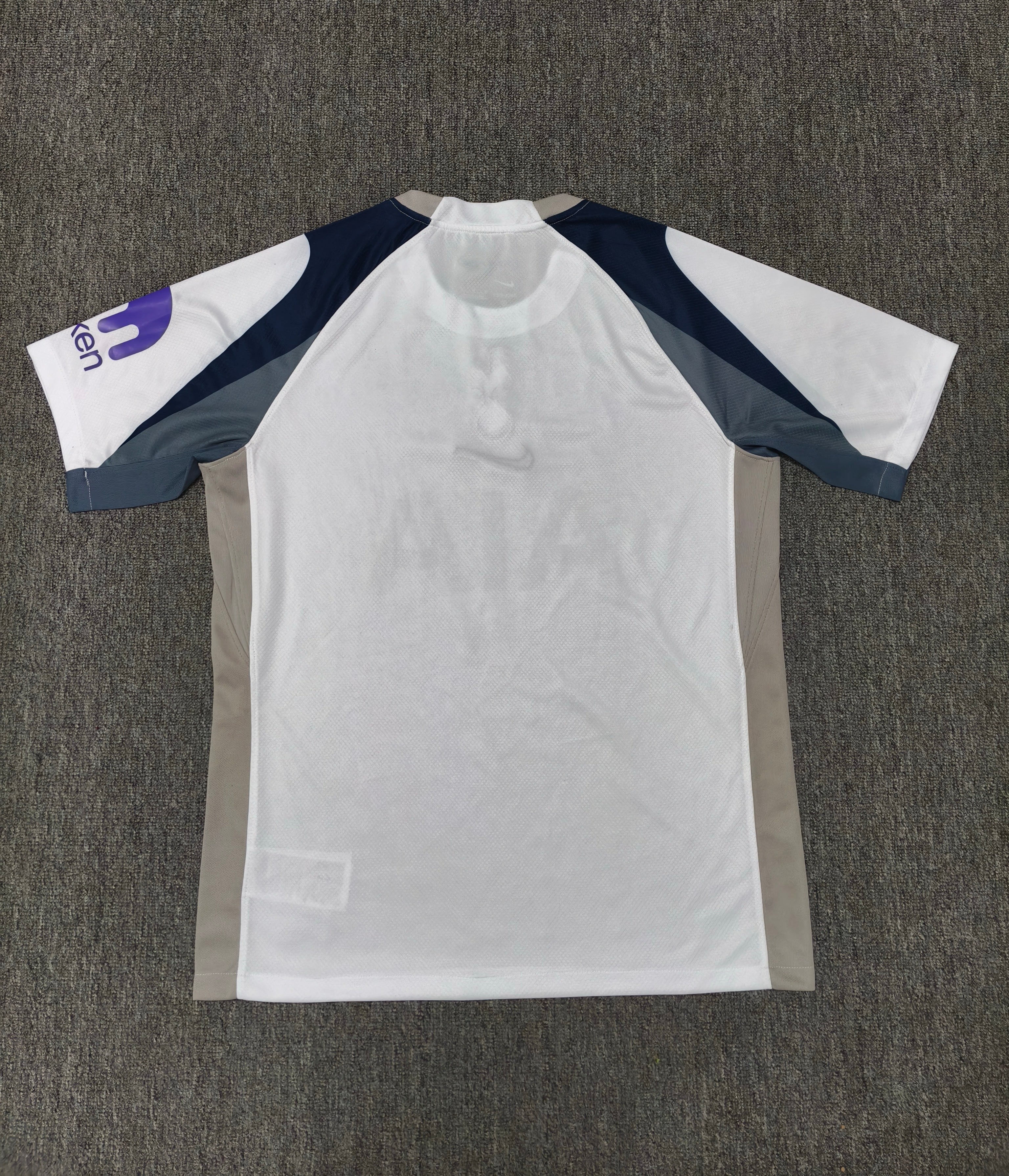 25-26 Tottenham Domicile