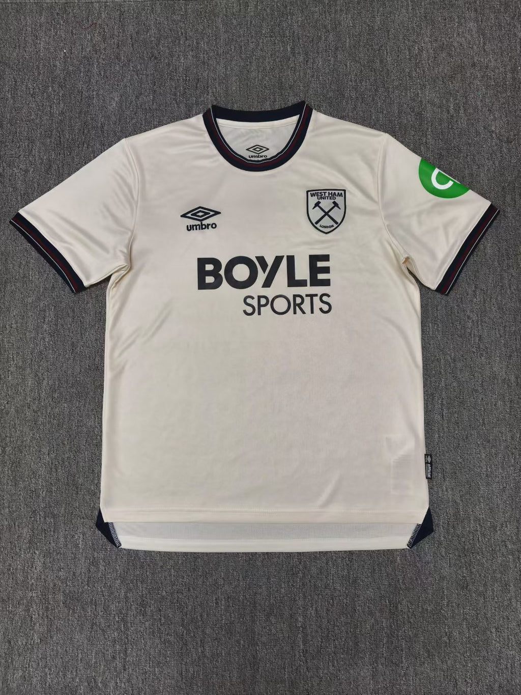 25-26 West Ham Extérieur