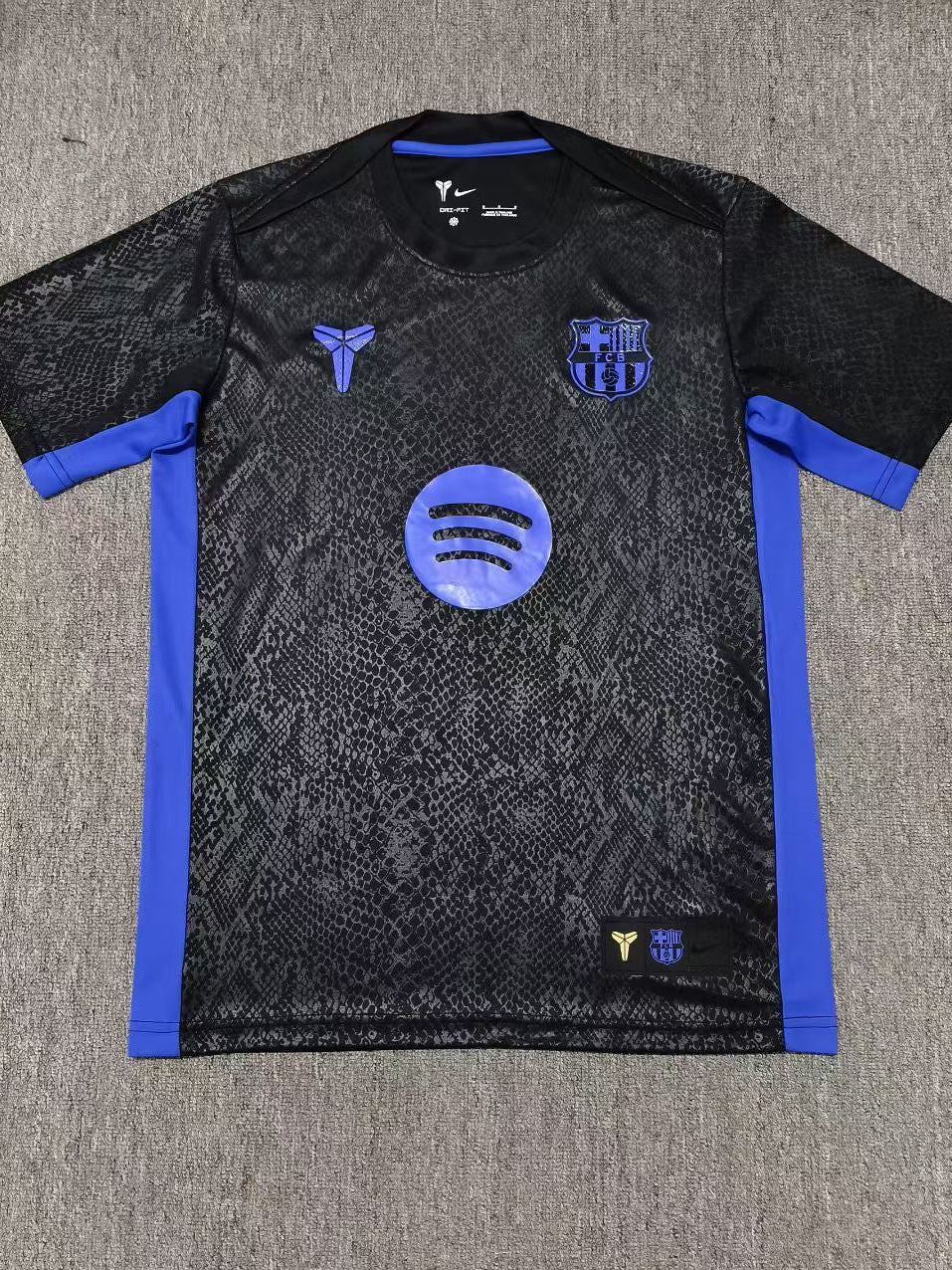 25-26 Barca Bleu Noir
